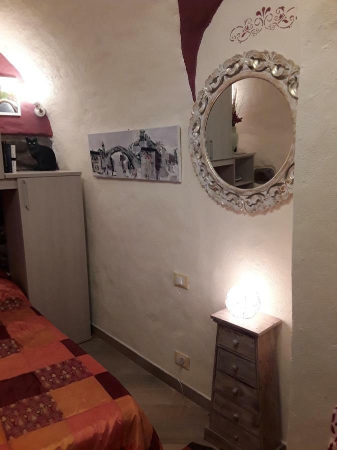 Il Torchio Daire Dolceacqua Dış mekan fotoğraf